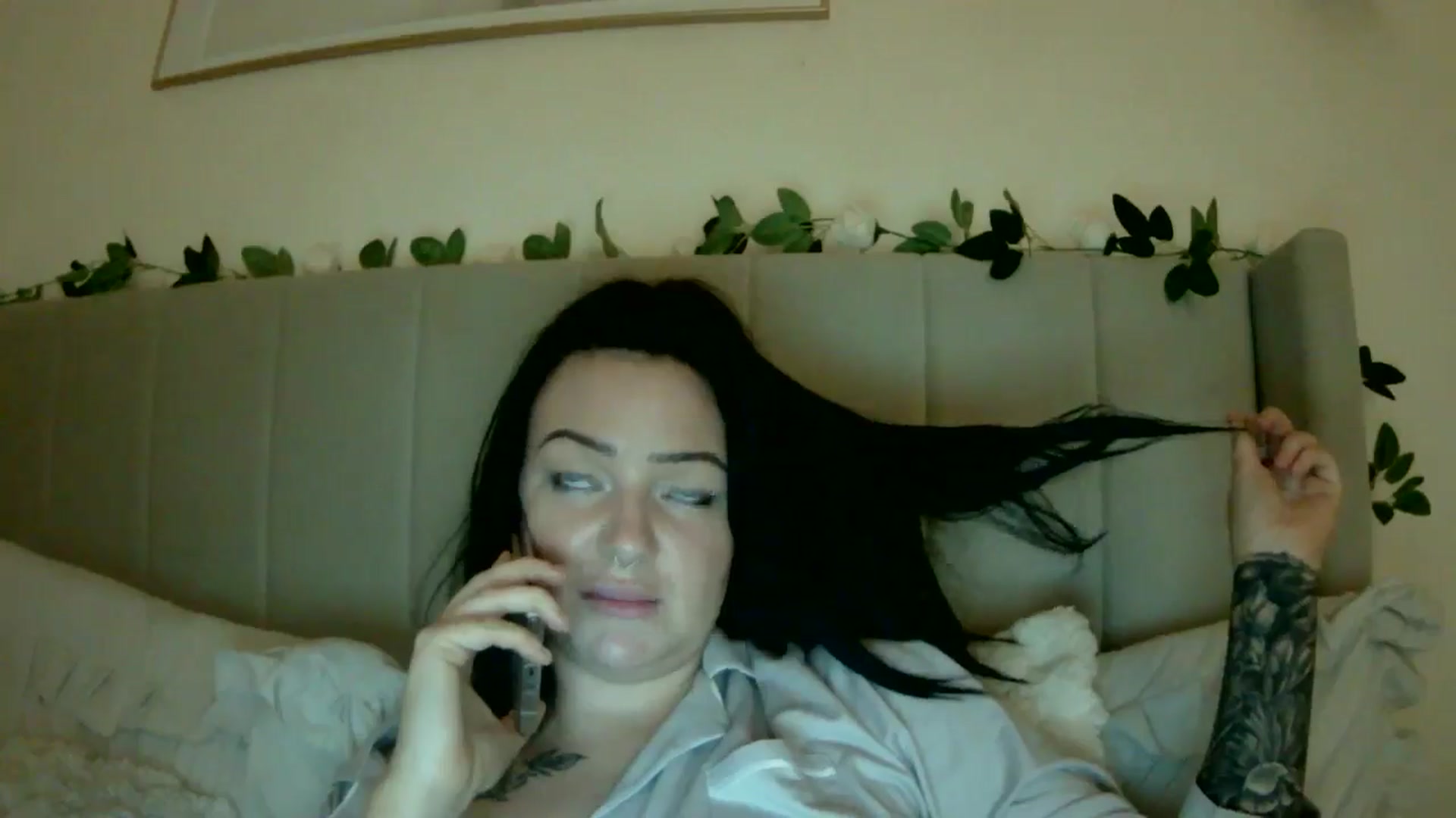 Gallery image thumbnail from BooXOXOX's myfreecams stream on, 12/15/2024, 23:31 image 18 of 20