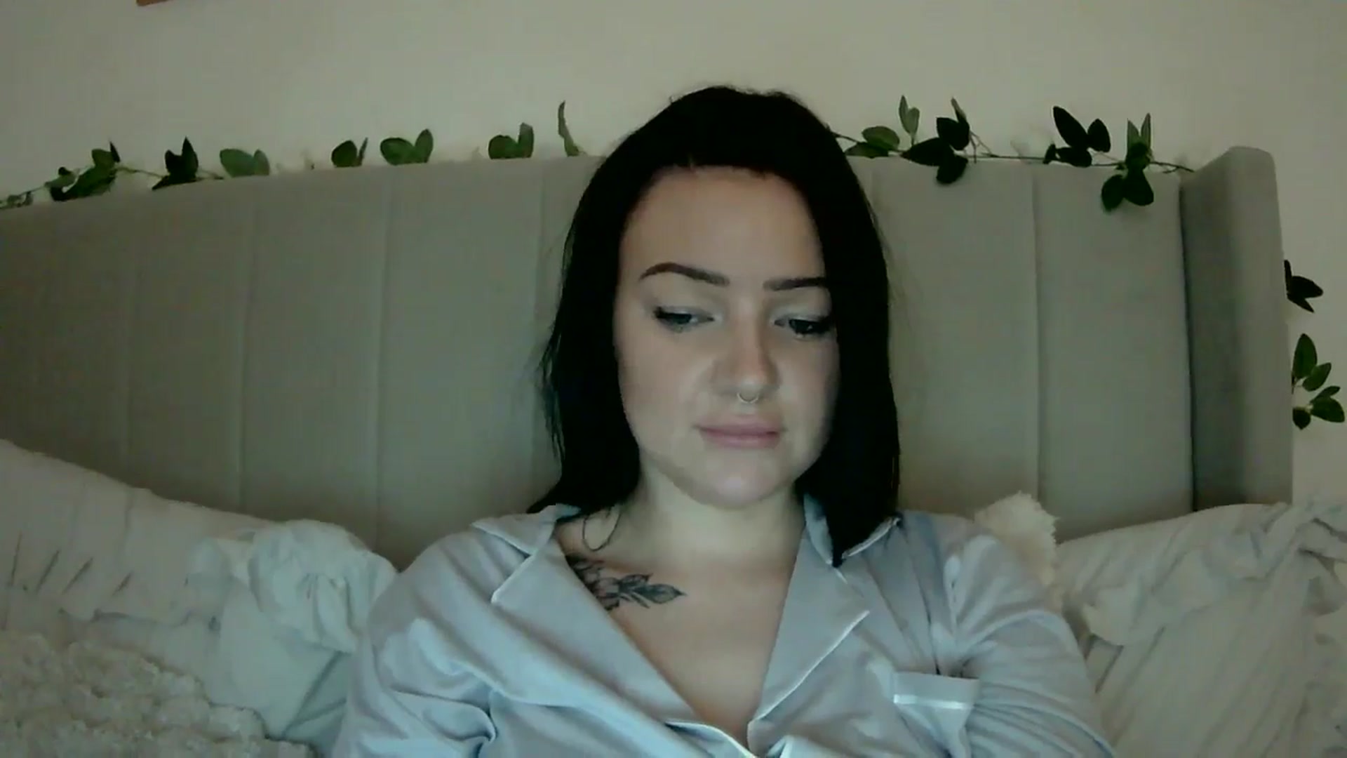 Gallery image thumbnail from BooXOXOX's myfreecams stream on, 12/15/2024, 23:31 image 4 of 20