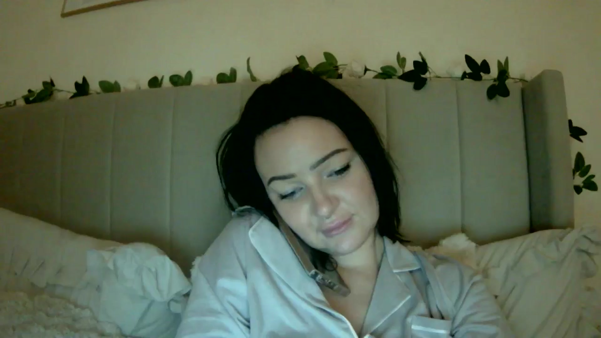 Gallery image thumbnail from BooXOXOX's myfreecams stream on, 12/15/2024, 23:31 image 13 of 20