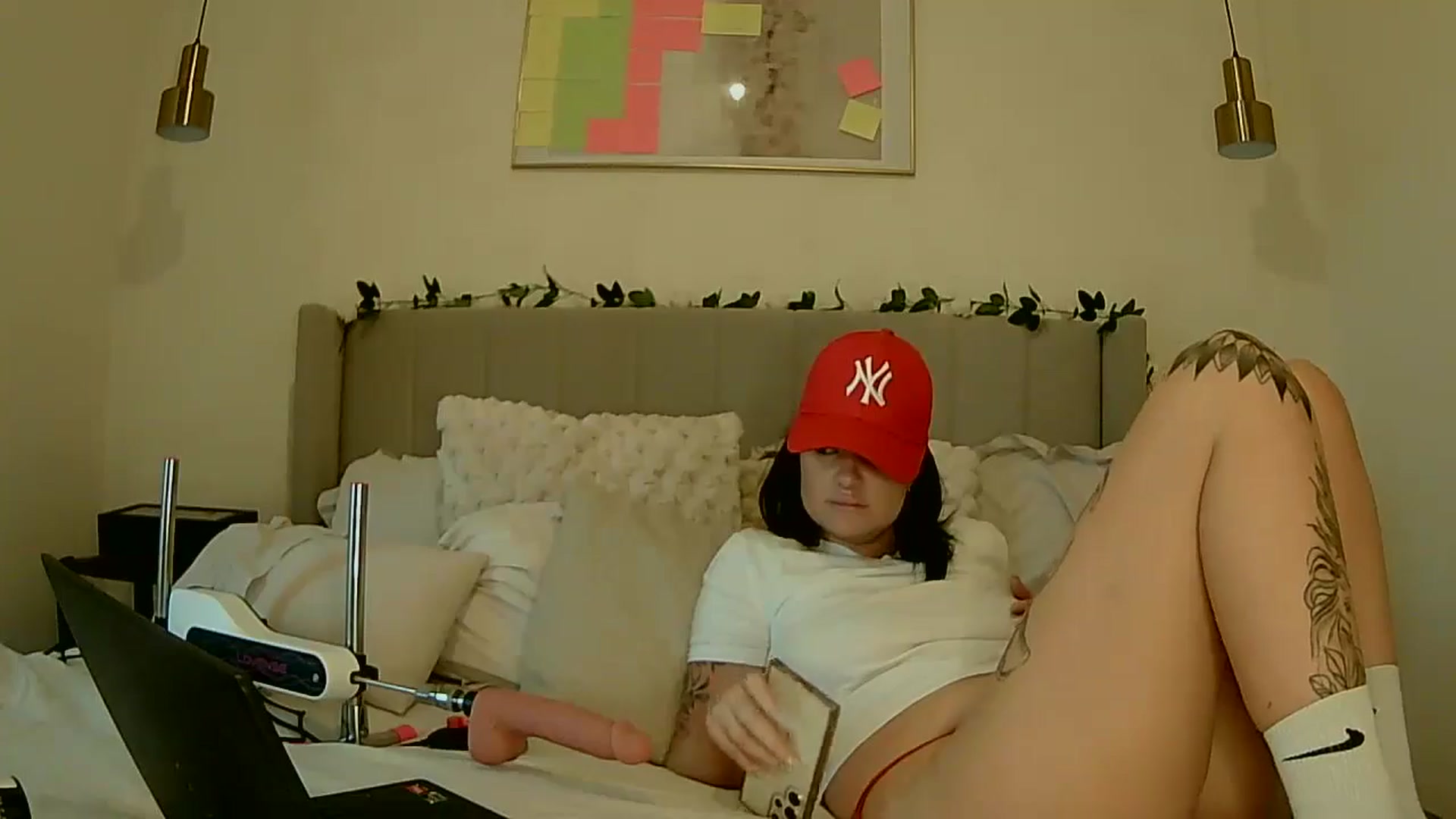 Gallery image thumbnail from BooXOXOX's myfreecams stream on, 01/21/2025, 13:22 image 14 of 20