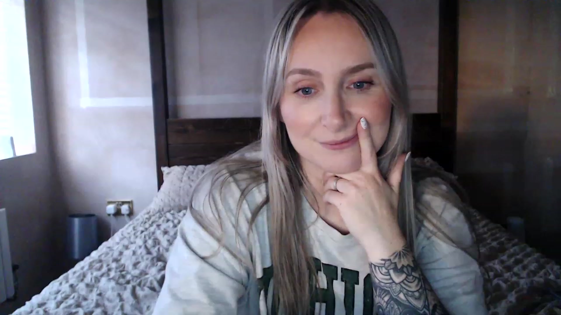 Gallery image thumbnail from Boob_Jiggler's myfreecams stream on, 12/20/2022, 16:11 image 16 of 20