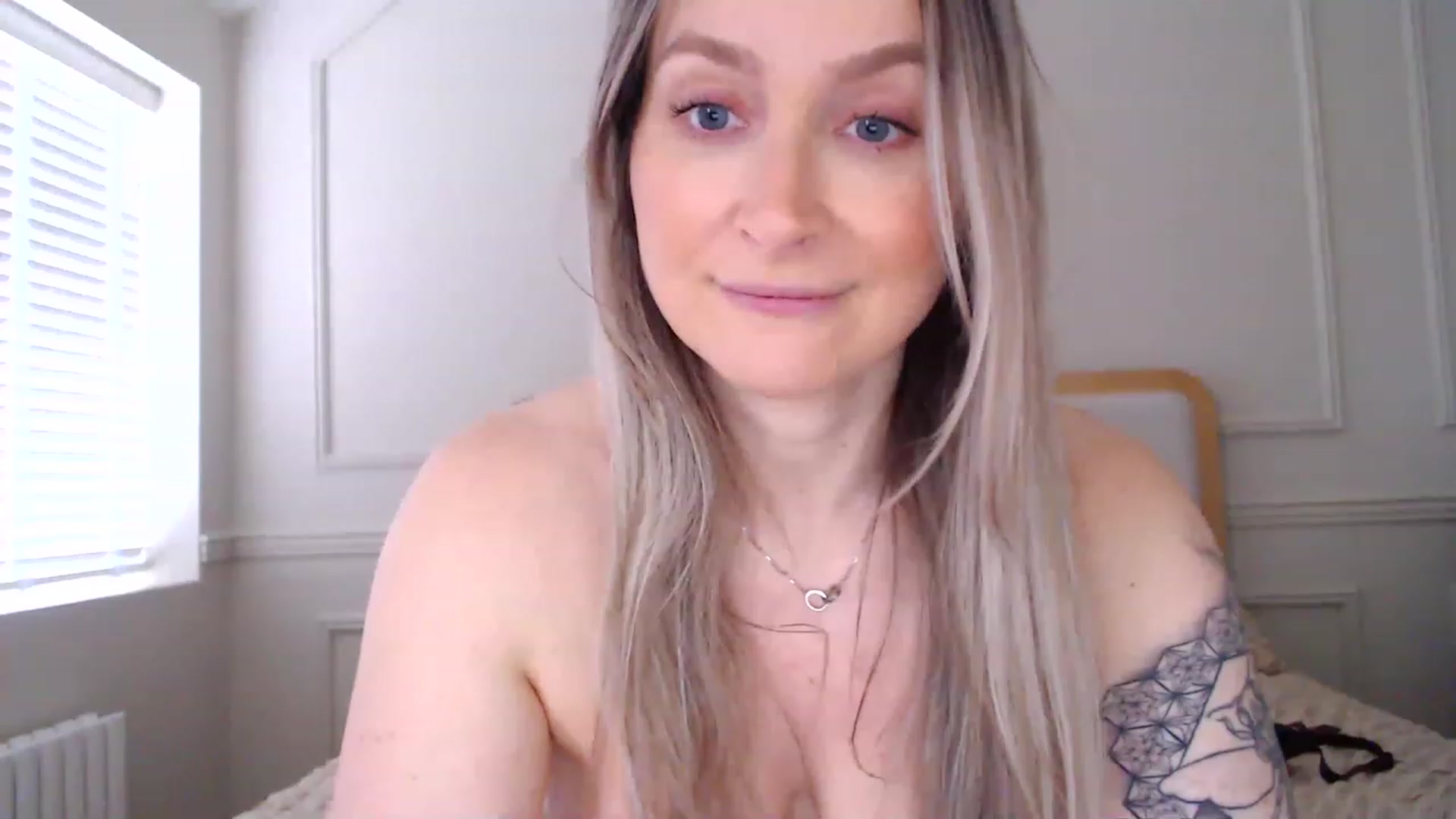 Gallery image thumbnail from Boob_Jiggler's myfreecams stream on, 04/14/2023, 15:12 image 12 of 20