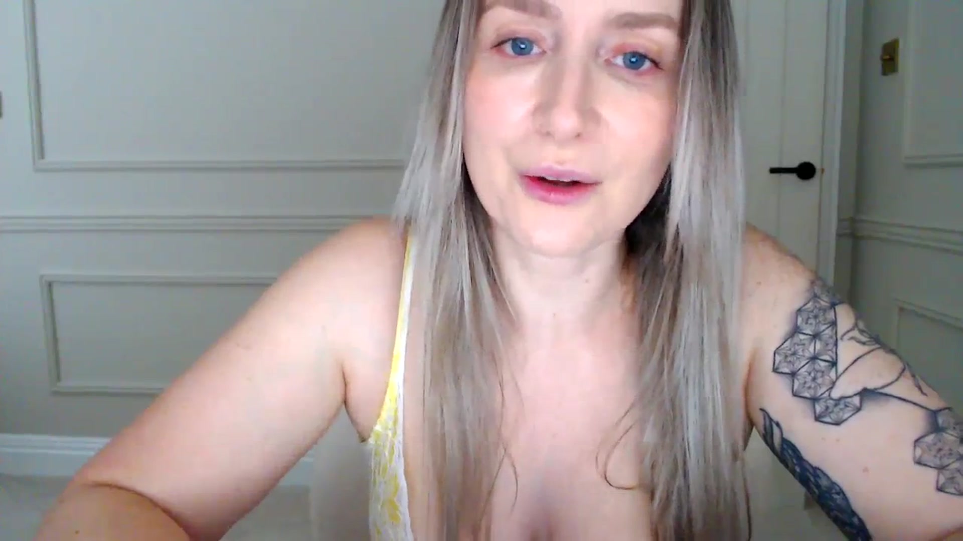 Gallery image thumbnail from Boob_Jiggler's myfreecams stream on, 08/27/2023, 12:54 image 6 of 20