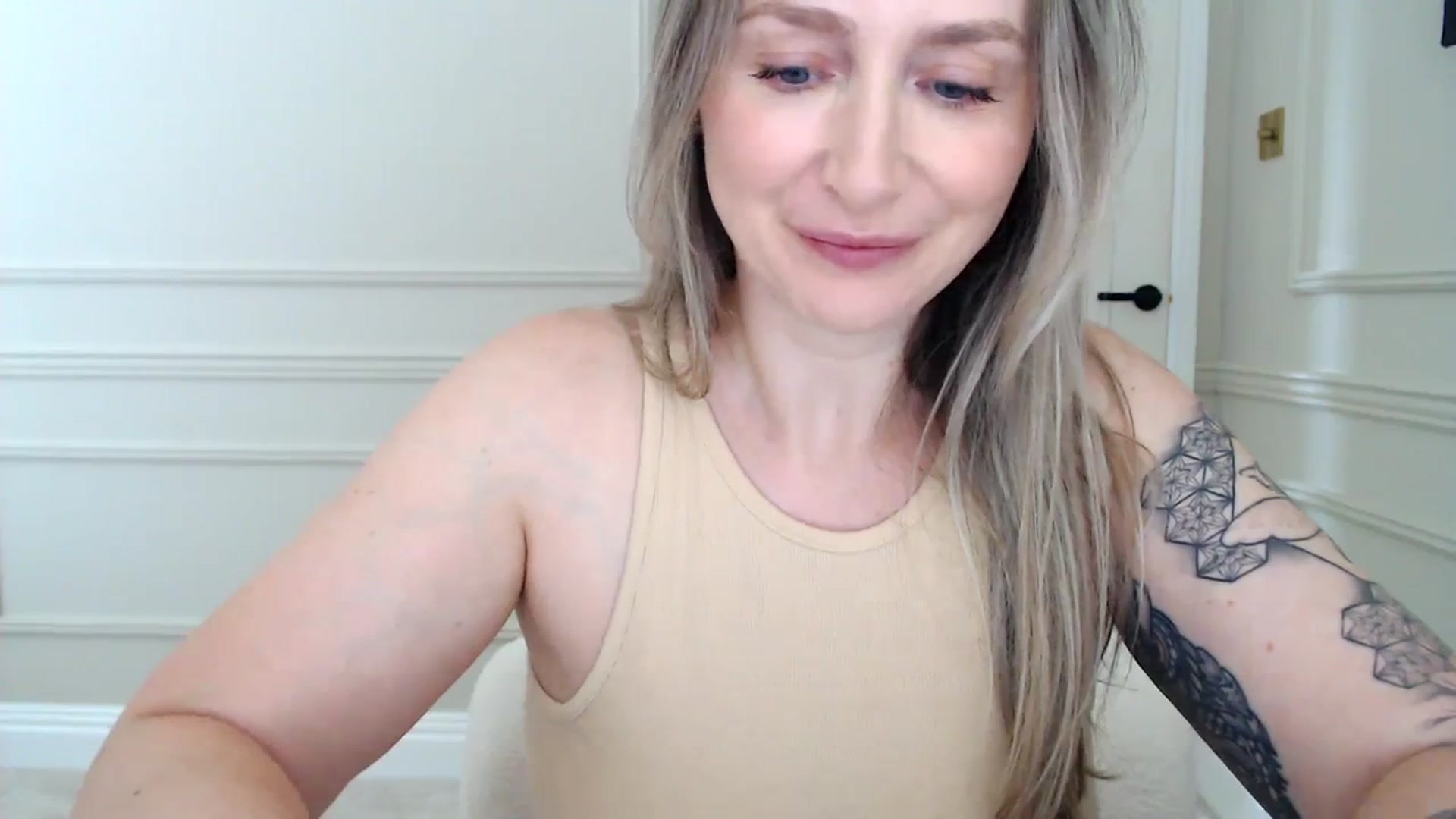 Gallery image thumbnail from Boob_Jiggler's myfreecams stream on, 09/06/2023, 13:59 image 7 of 20