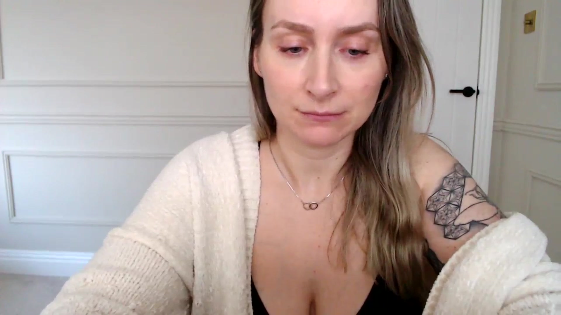 Gallery image thumbnail from Boob_Jiggler's myfreecams stream on, 12/19/2023, 14:56 image 17 of 20