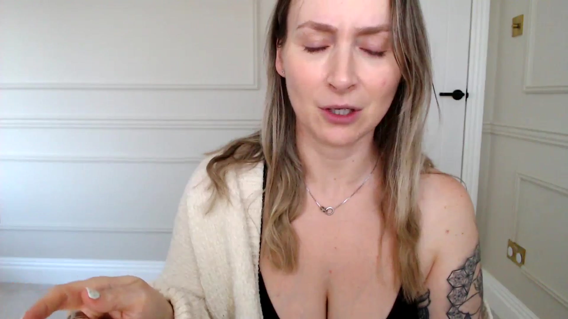 Gallery image thumbnail from Boob_Jiggler's myfreecams stream on, 12/19/2023, 14:56 image 6 of 20