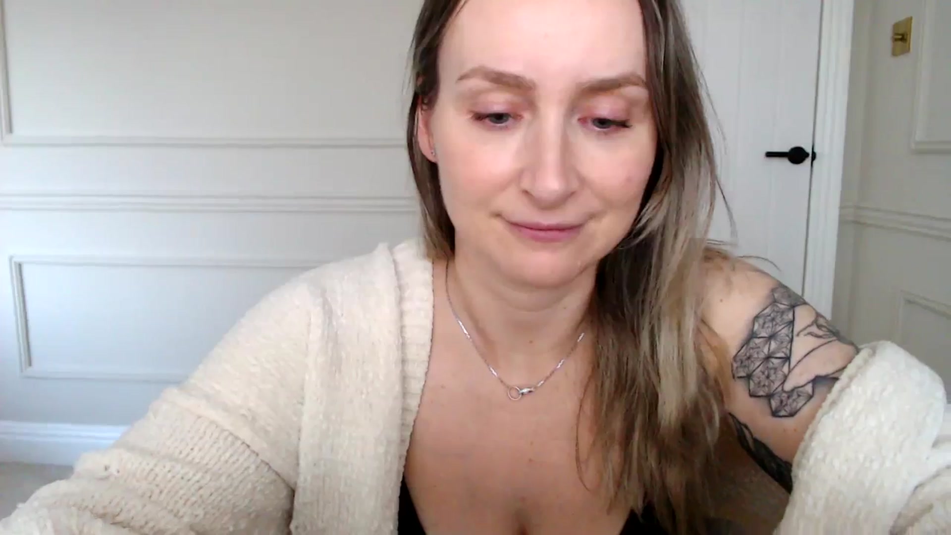 Gallery image thumbnail from Boob_Jiggler's myfreecams stream on, 12/19/2023, 14:56 image 15 of 20