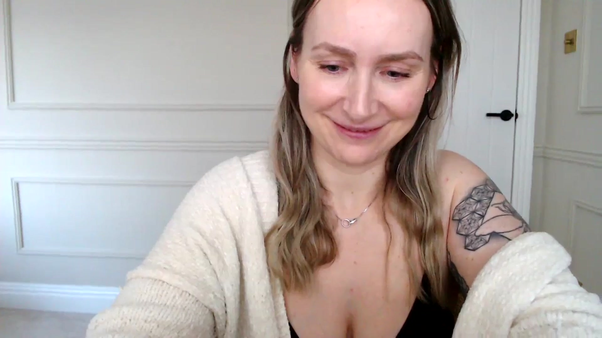 Gallery image thumbnail from Boob_Jiggler's myfreecams stream on, 12/19/2023, 14:56 image 14 of 20