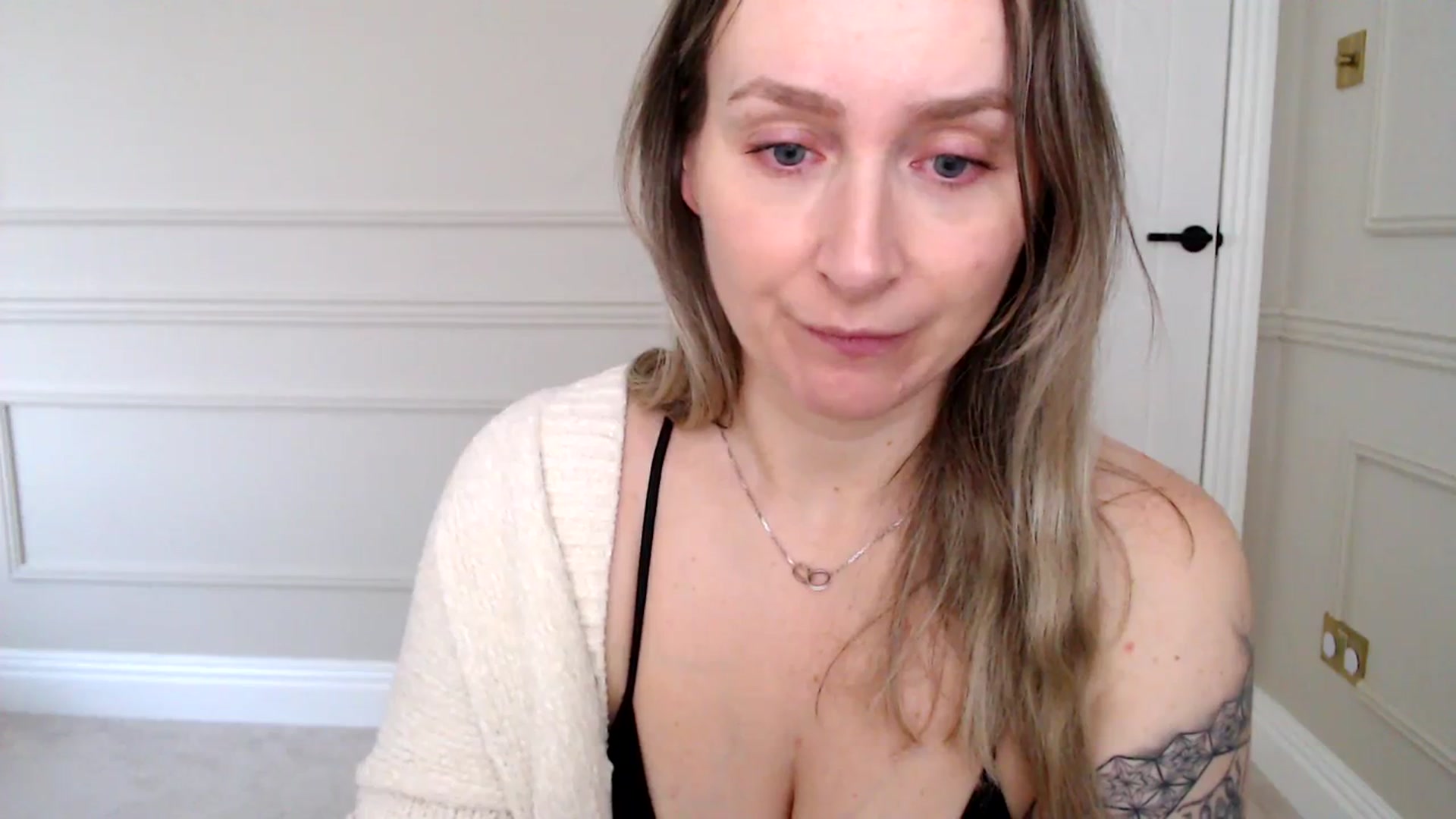 Gallery image thumbnail from Boob_Jiggler's myfreecams stream on, 12/19/2023, 14:56 image 20 of 20