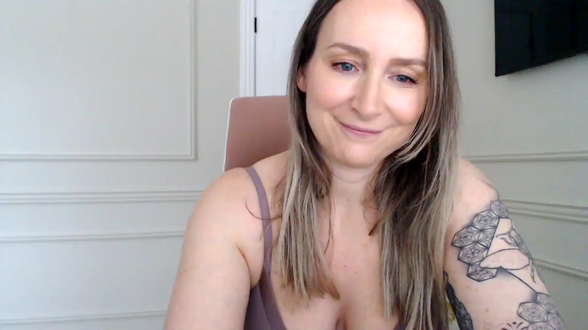 Gallery image thumbnail from Boob_Jiggler's myfreecams stream on, 01/29/2024, 13:02 image 12 of 20