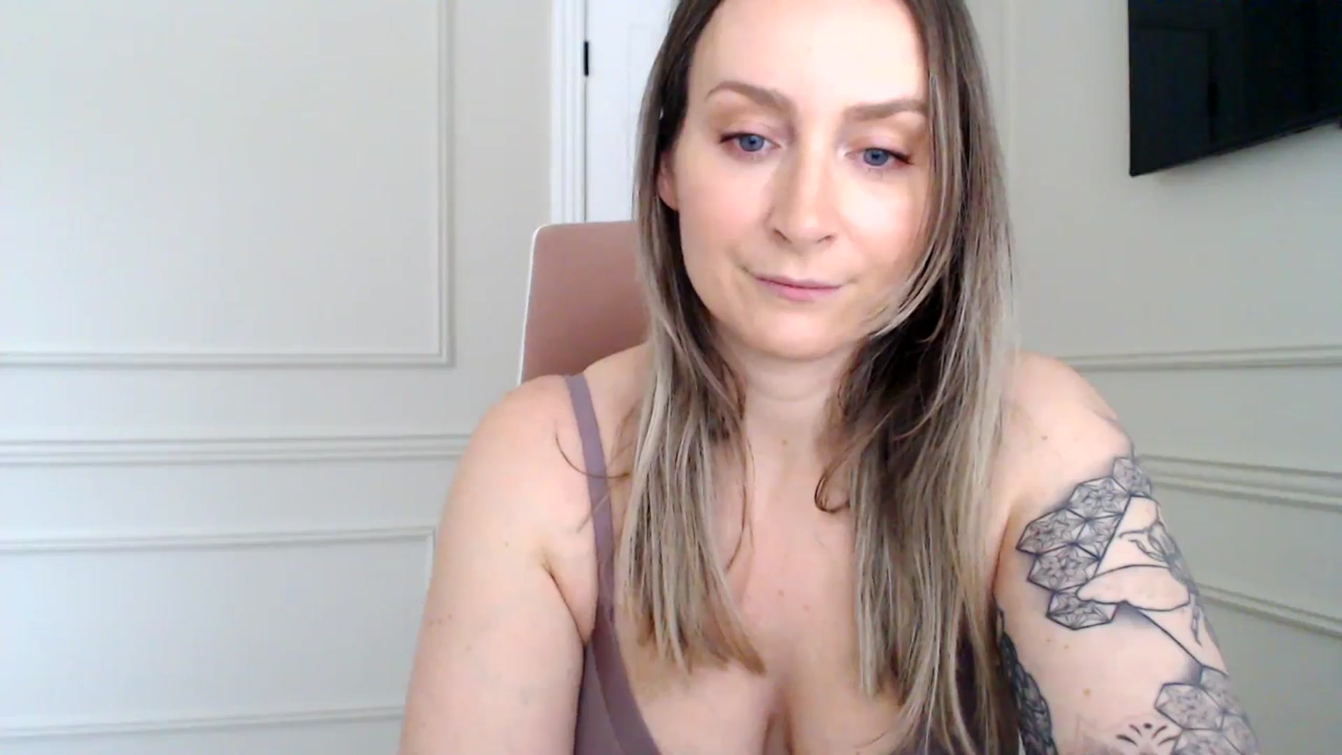 Gallery image thumbnail from Boob_Jiggler's myfreecams stream on, 01/29/2024, 13:02 image 11 of 20