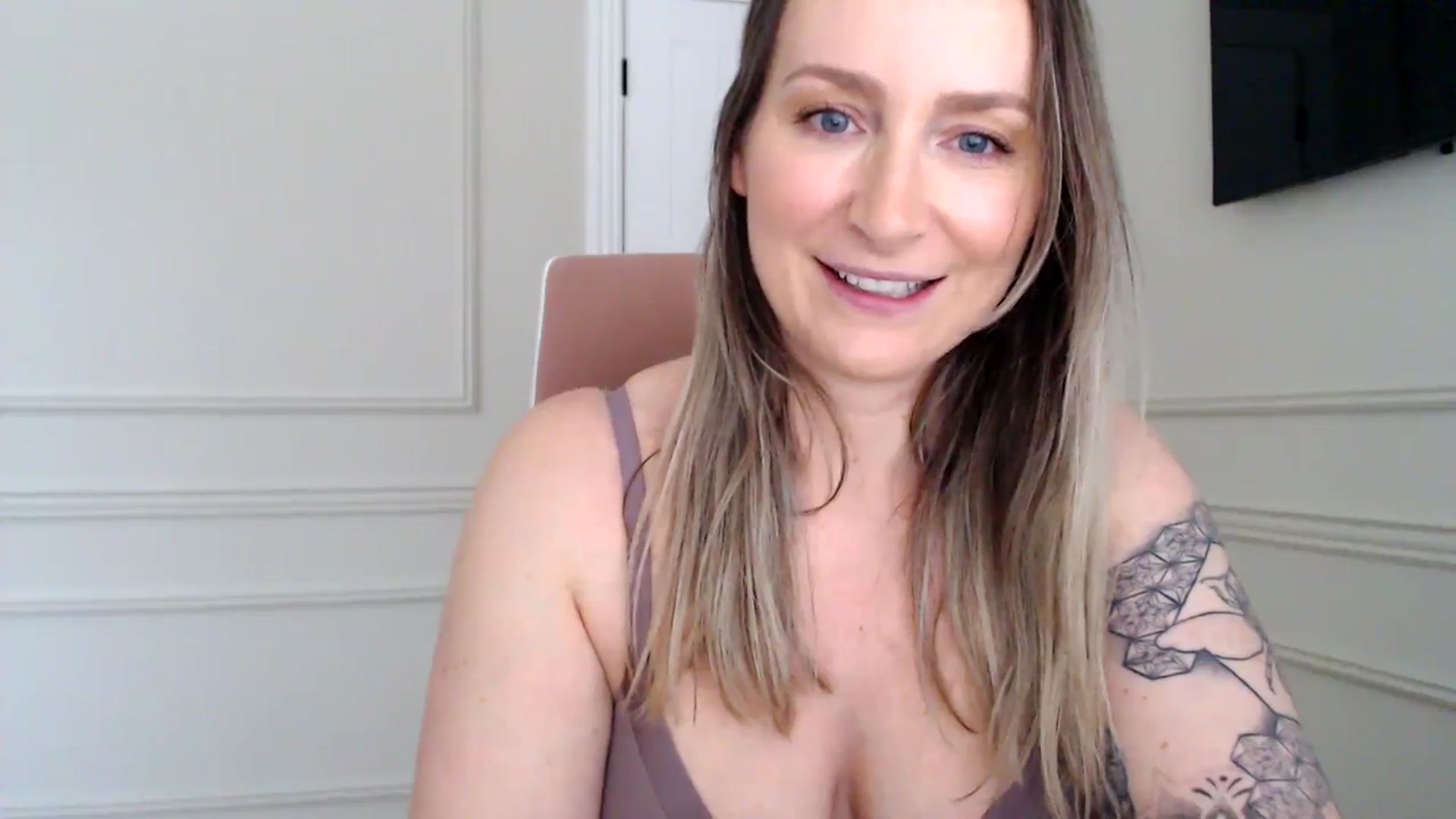 Gallery image thumbnail from Boob_Jiggler's myfreecams stream on, 01/29/2024, 13:02 image 4 of 20