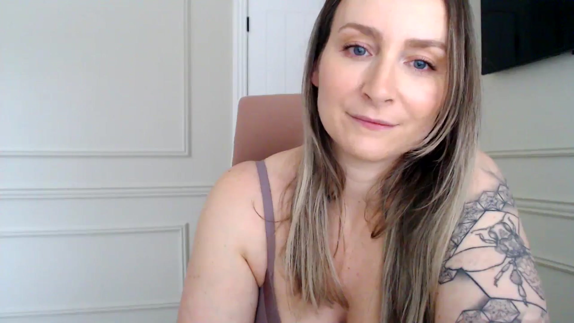 Gallery image thumbnail from Boob_Jiggler's myfreecams stream on, 01/29/2024, 13:02 image 13 of 20