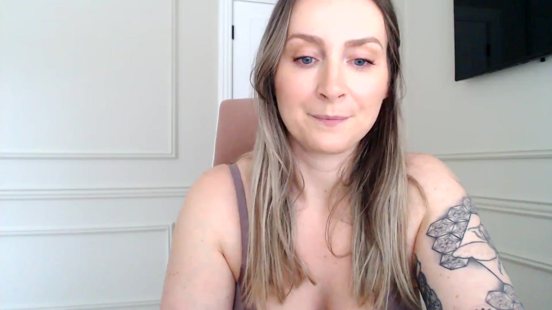 Gallery image thumbnail from Boob_Jiggler's myfreecams stream on, 01/29/2024, 13:02 image 16 of 20