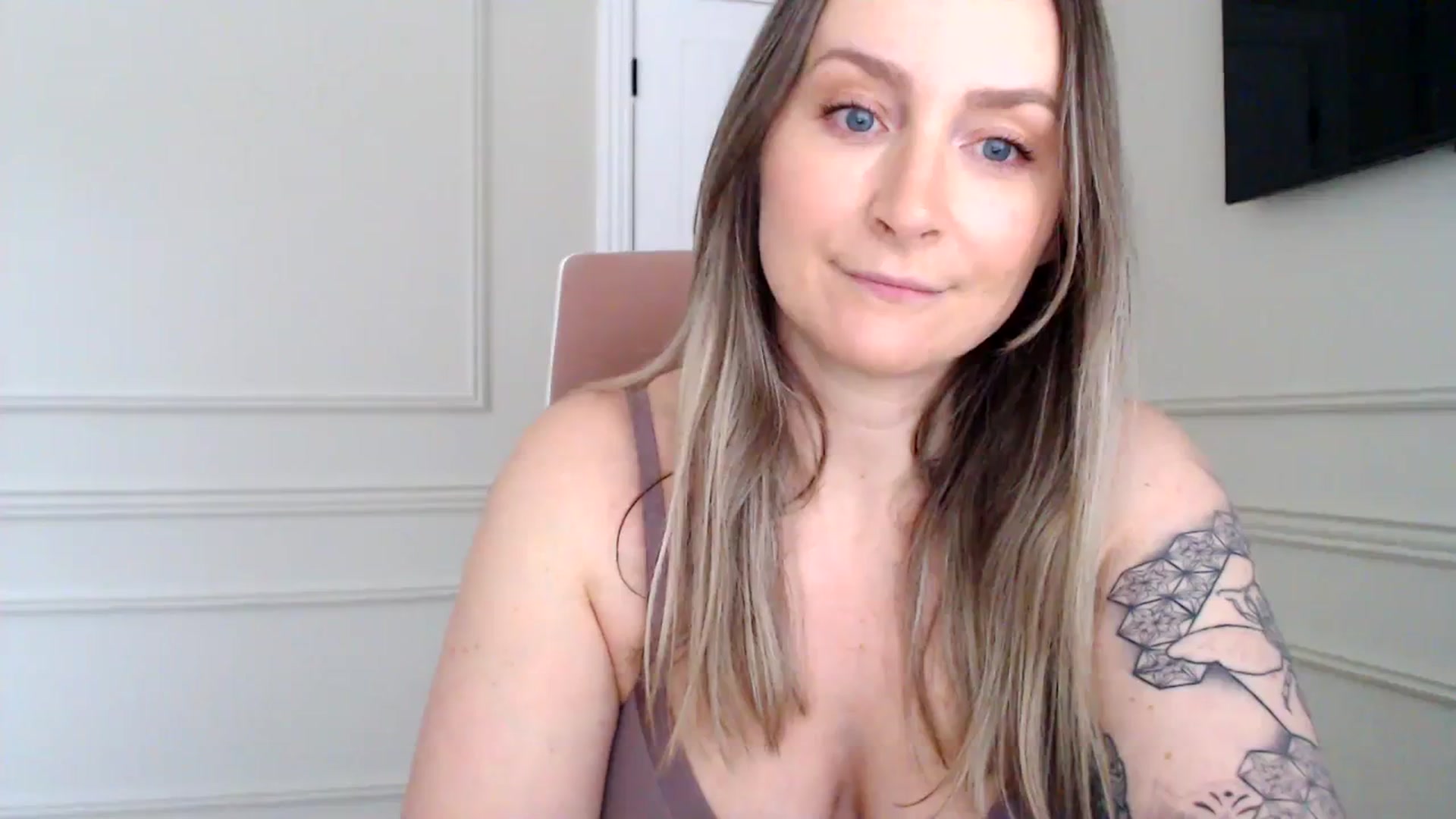 Gallery image thumbnail from Boob_Jiggler's myfreecams stream on, 01/29/2024, 13:02 image 3 of 20