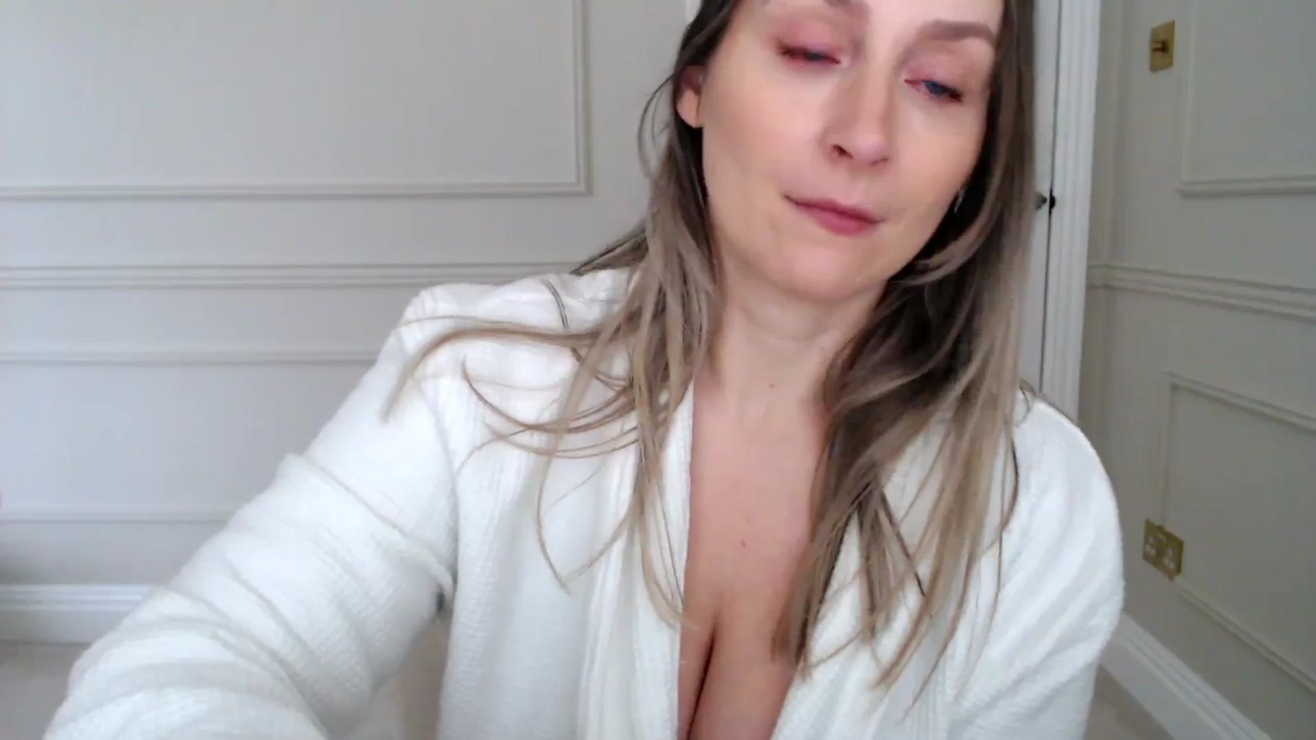 Gallery image thumbnail from Boob_Jiggler's myfreecams stream on, 01/31/2024, 13:36 image 5 of 20
