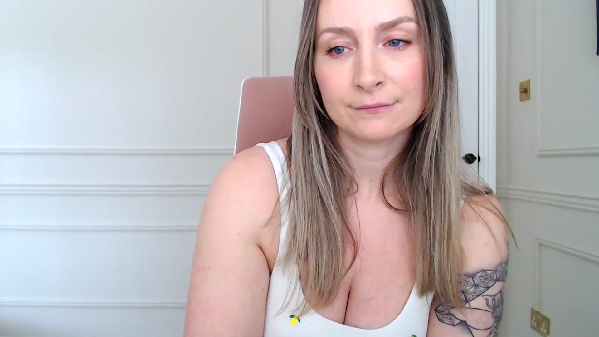 Gallery image thumbnail from Boob_Jiggler's myfreecams stream on, 02/01/2024, 14:32 image 10 of 20