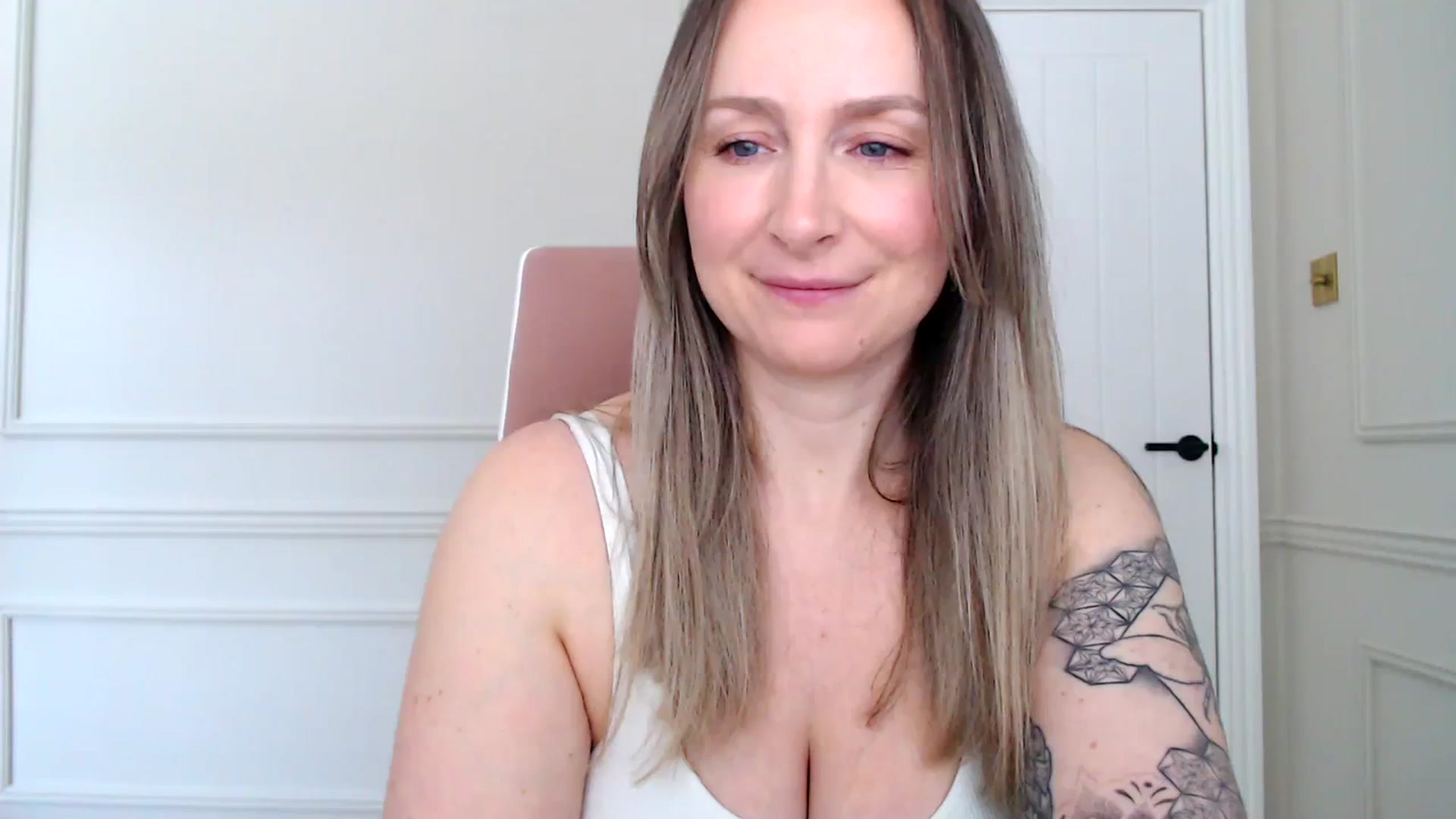 Gallery image thumbnail from Boob_Jiggler's myfreecams stream on, 02/01/2024, 14:32 image 1 of 20