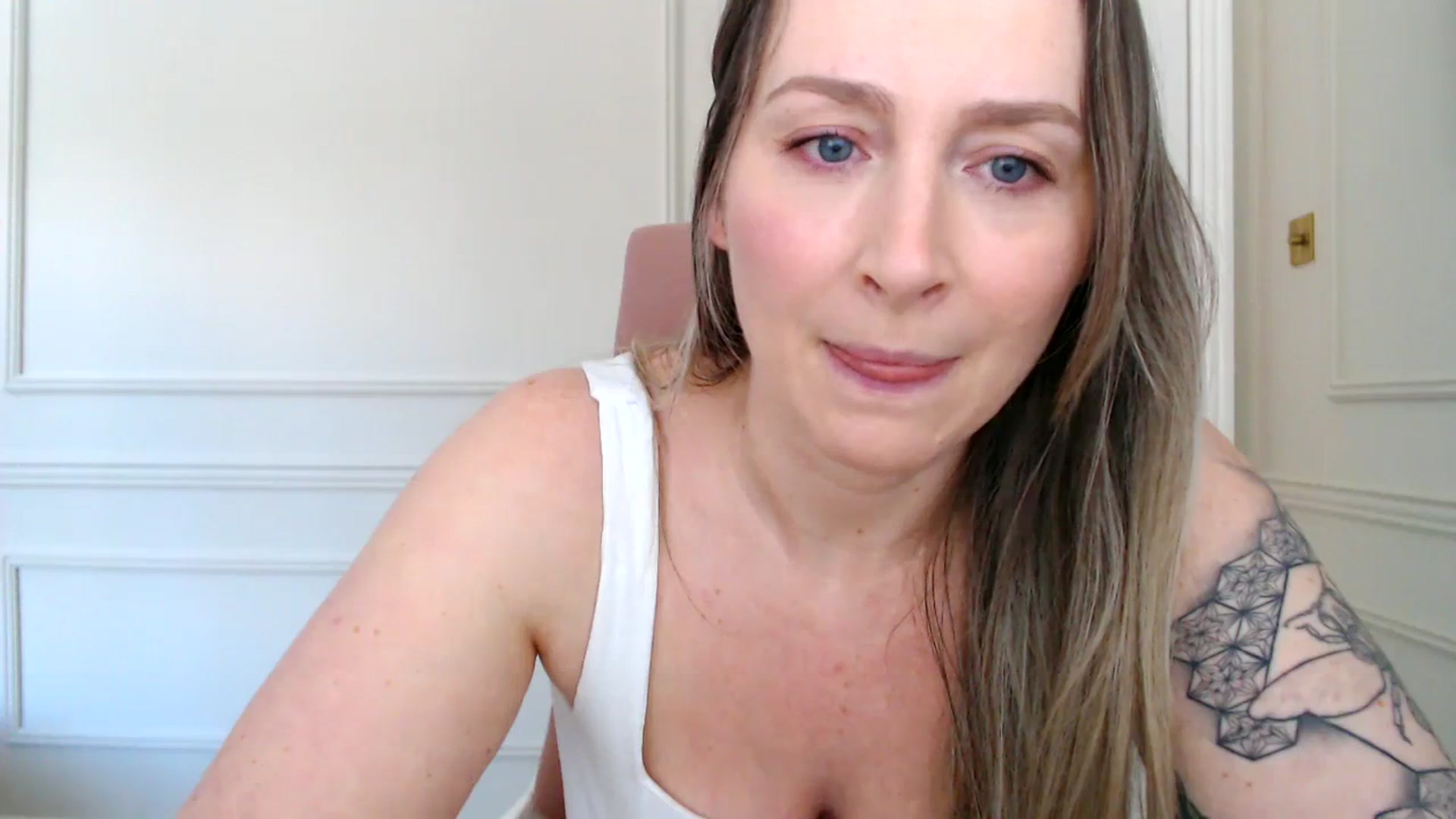 Gallery image thumbnail from Boob_Jiggler's myfreecams stream on, 02/02/2024, 14:13 image 19 of 20