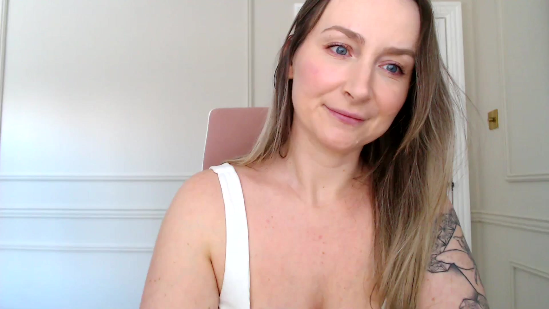 Gallery image thumbnail from Boob_Jiggler's myfreecams stream on, 02/02/2024, 14:13 image 11 of 20