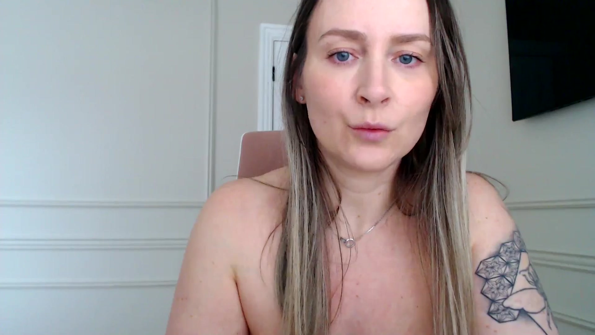 Gallery image thumbnail from Boob_Jiggler's myfreecams stream on, 02/29/2024, 14:10 image 12 of 20