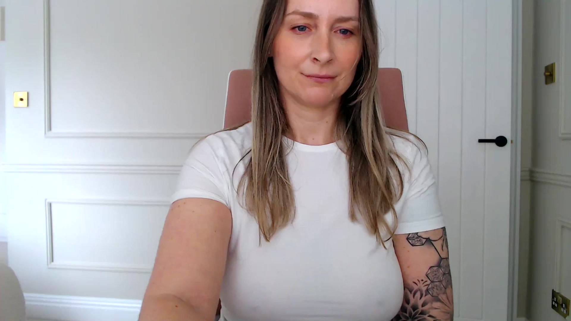 Gallery image thumbnail from Boob_Jiggler's myfreecams stream on, 03/08/2024, 13:44 image 17 of 20