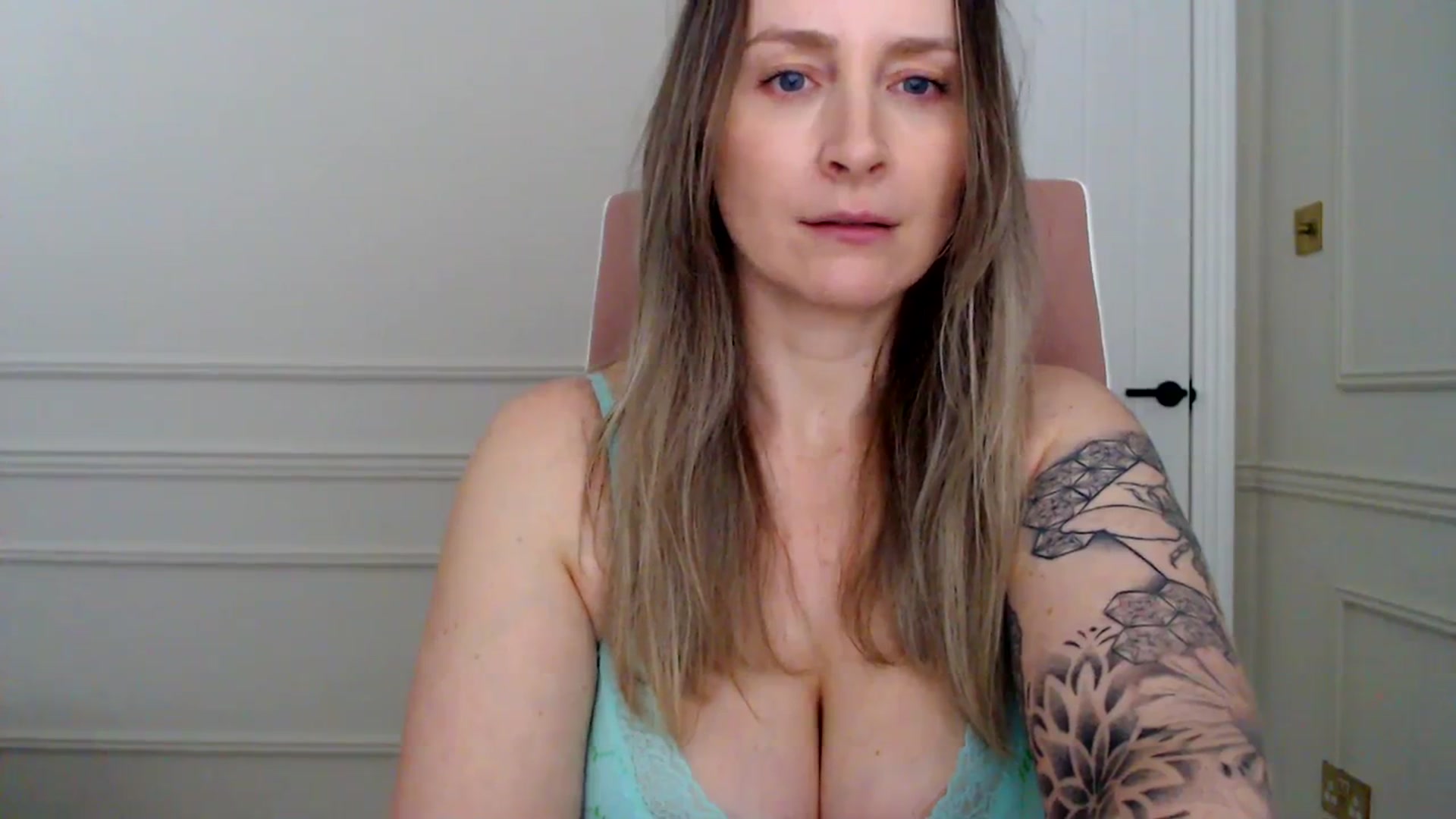 Gallery image thumbnail from Boob_Jiggler's myfreecams stream on, 03/12/2024, 14:51 image 16 of 20