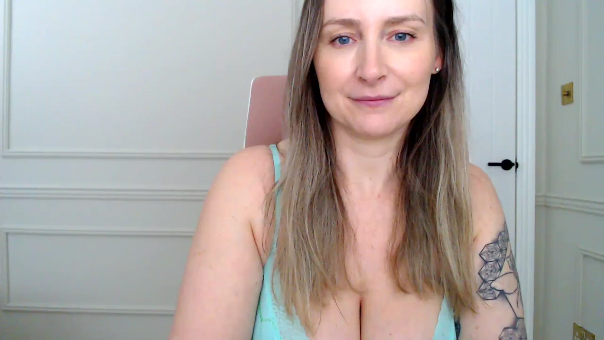 Gallery image thumbnail from Boob_Jiggler's myfreecams stream on, 03/12/2024, 14:51 image 17 of 20