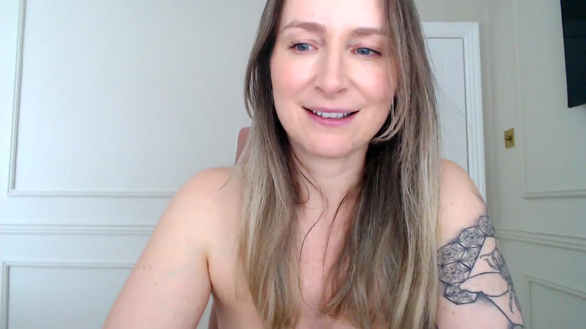 Gallery image thumbnail from Boob_Jiggler's myfreecams stream on, 03/15/2024, 14:01 image 14 of 20