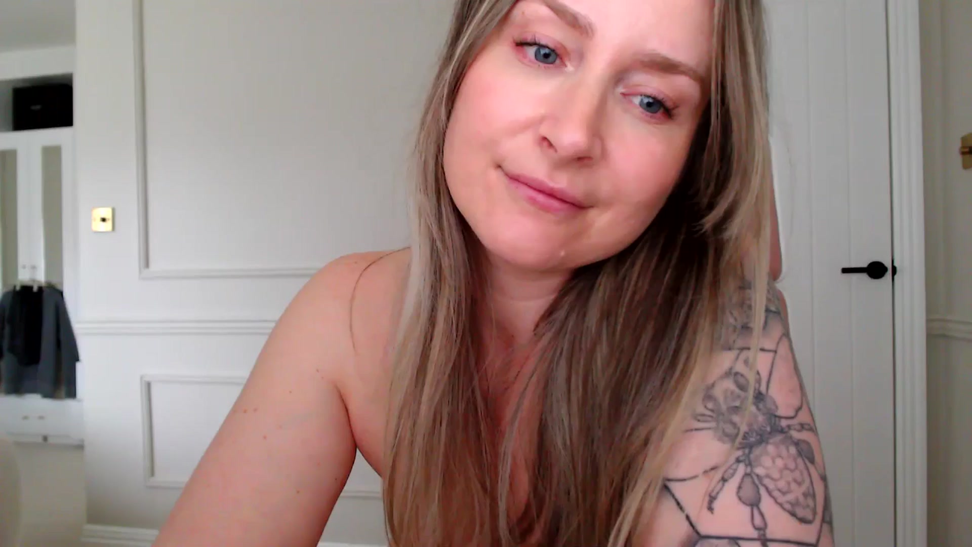 Gallery image thumbnail from Boob_Jiggler's myfreecams stream on, 04/22/2024, 12:54 image 17 of 20