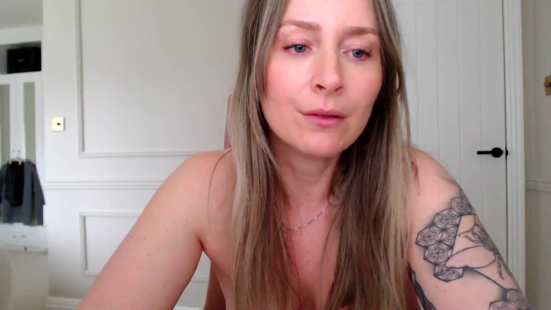 Gallery image thumbnail from Boob_Jiggler's myfreecams stream on, 04/22/2024, 12:54 image 14 of 20