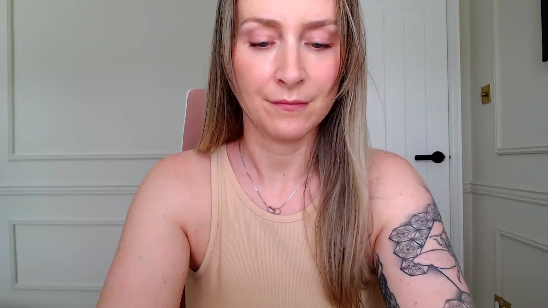Gallery image thumbnail from Boob_Jiggler's myfreecams stream on, 05/13/2024, 13:06 image 10 of 20