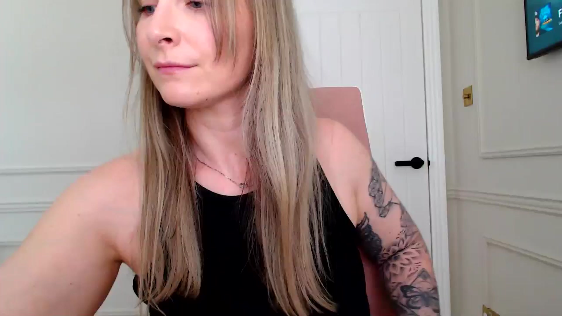 Gallery image thumbnail from Boob_Jiggler's myfreecams stream on, 05/14/2024, 14:15 image 10 of 20