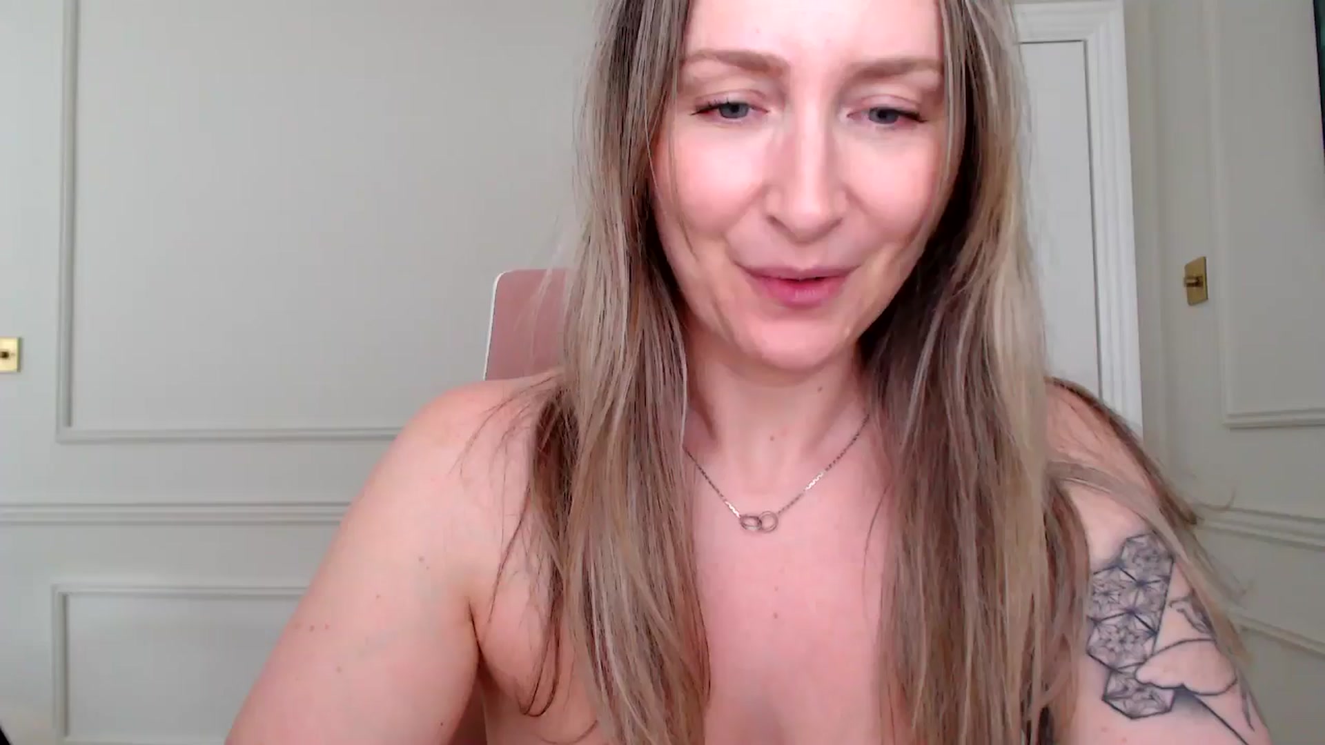 Gallery image thumbnail from Boob_Jiggler's myfreecams stream on, 06/30/2024, 13:05 image 14 of 20
