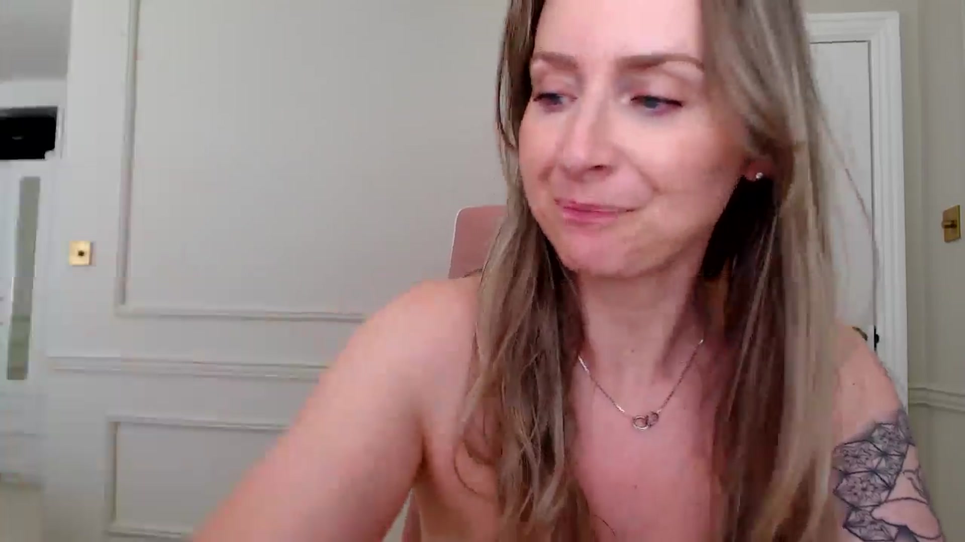 Gallery image thumbnail from Boob_Jiggler's myfreecams stream on, 07/19/2024, 12:39 image 18 of 20