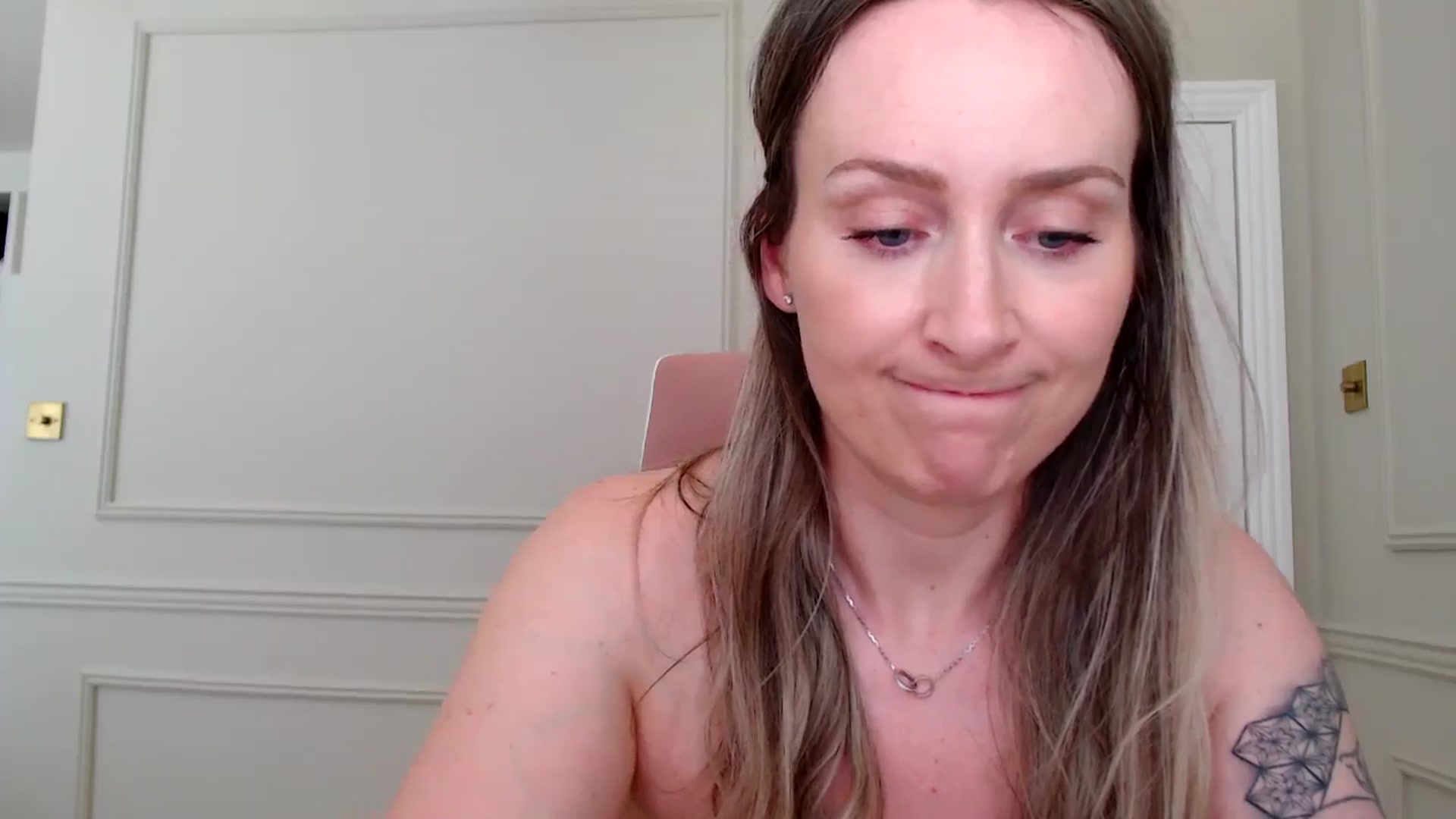 Gallery image thumbnail from Boob_Jiggler's myfreecams stream on, 07/19/2024, 12:39 image 6 of 20