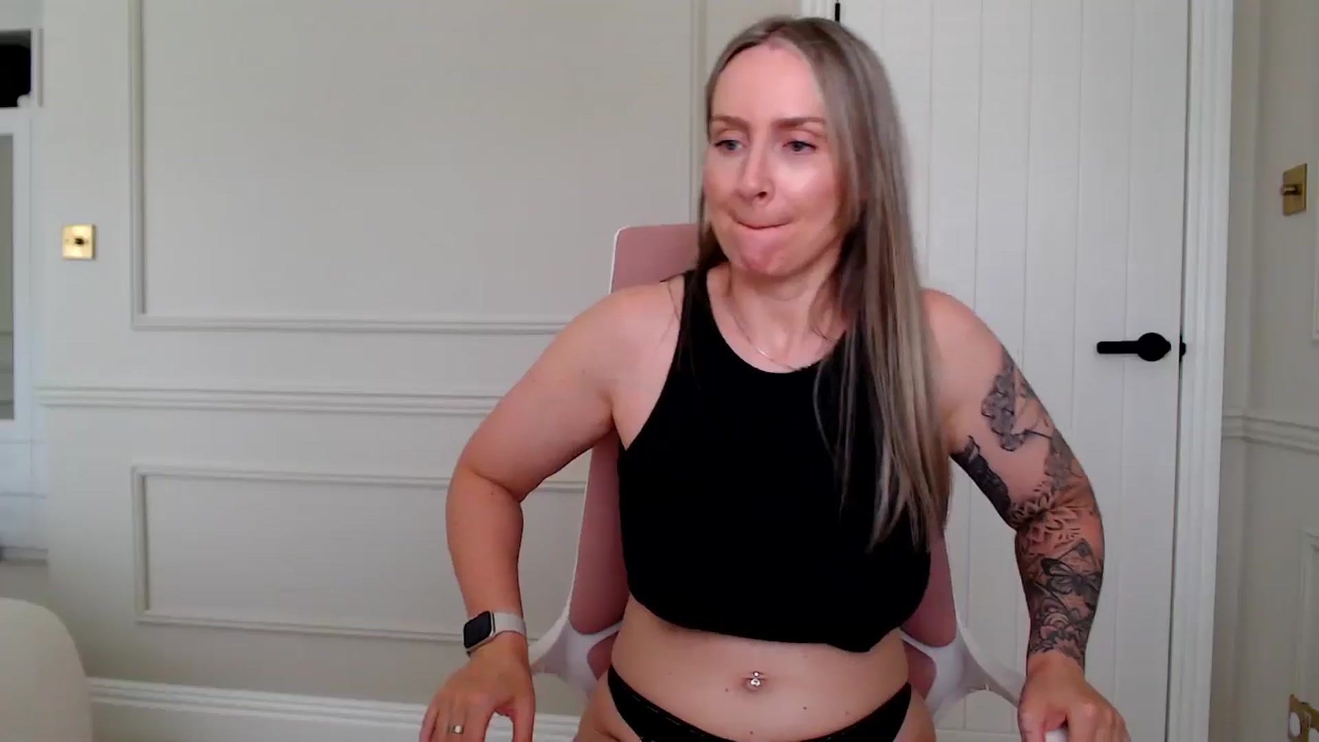 Gallery image thumbnail from Boob_Jiggler's myfreecams stream on, 07/25/2024, 13:54 image 14 of 20