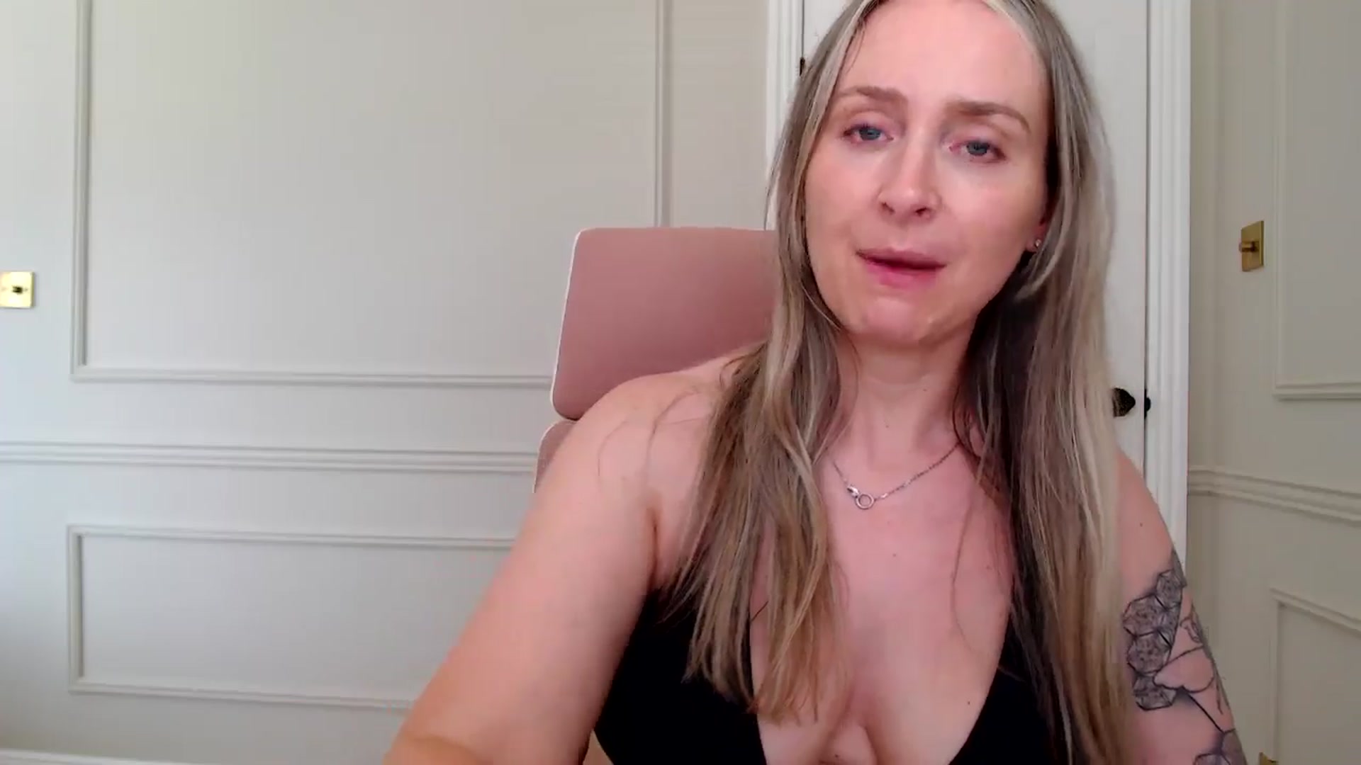 Gallery image thumbnail from Boob_Jiggler's myfreecams stream on, 07/29/2024, 13:22 image 15 of 20