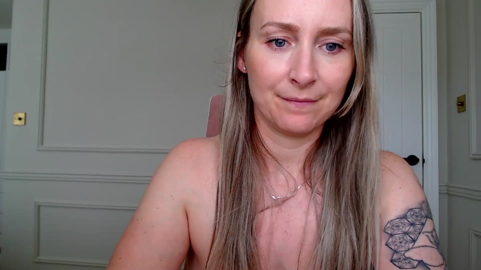 Gallery image thumbnail from Boob_Jiggler's myfreecams stream on, 09/12/2024, 14:07 image 15 of 20
