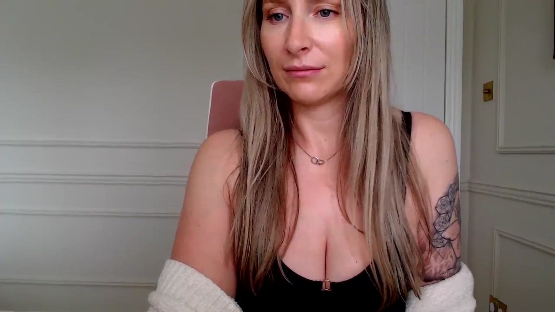 Gallery image thumbnail from Boob_Jiggler's myfreecams stream on, 10/03/2024, 14:23 image 16 of 20