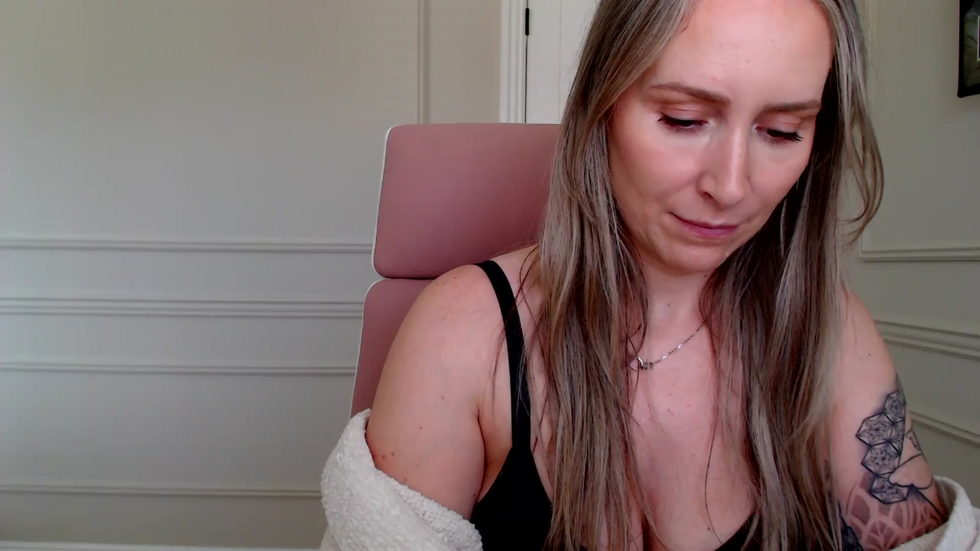 Gallery image thumbnail from Boob_Jiggler's myfreecams stream on, 10/03/2024, 14:23 image 7 of 20