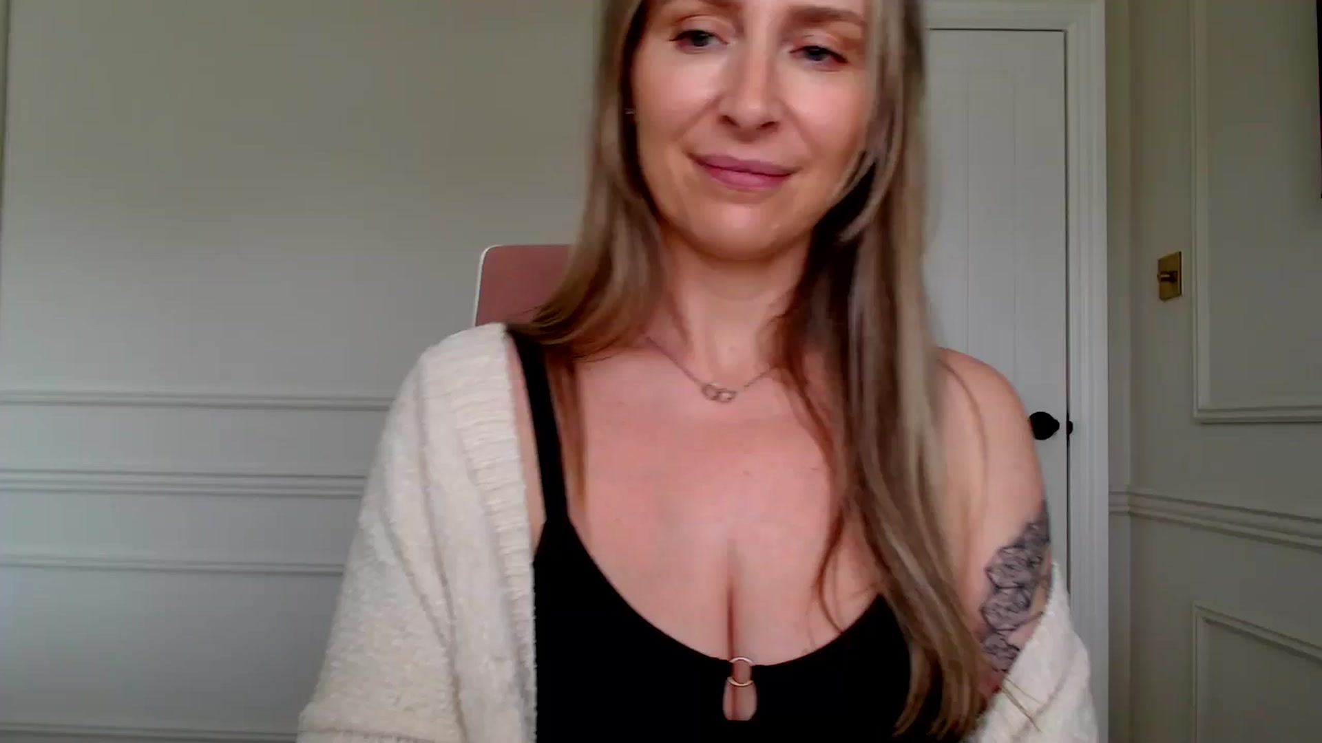 Gallery image thumbnail from Boob_Jiggler's myfreecams stream on, 10/03/2024, 14:23 image 19 of 20