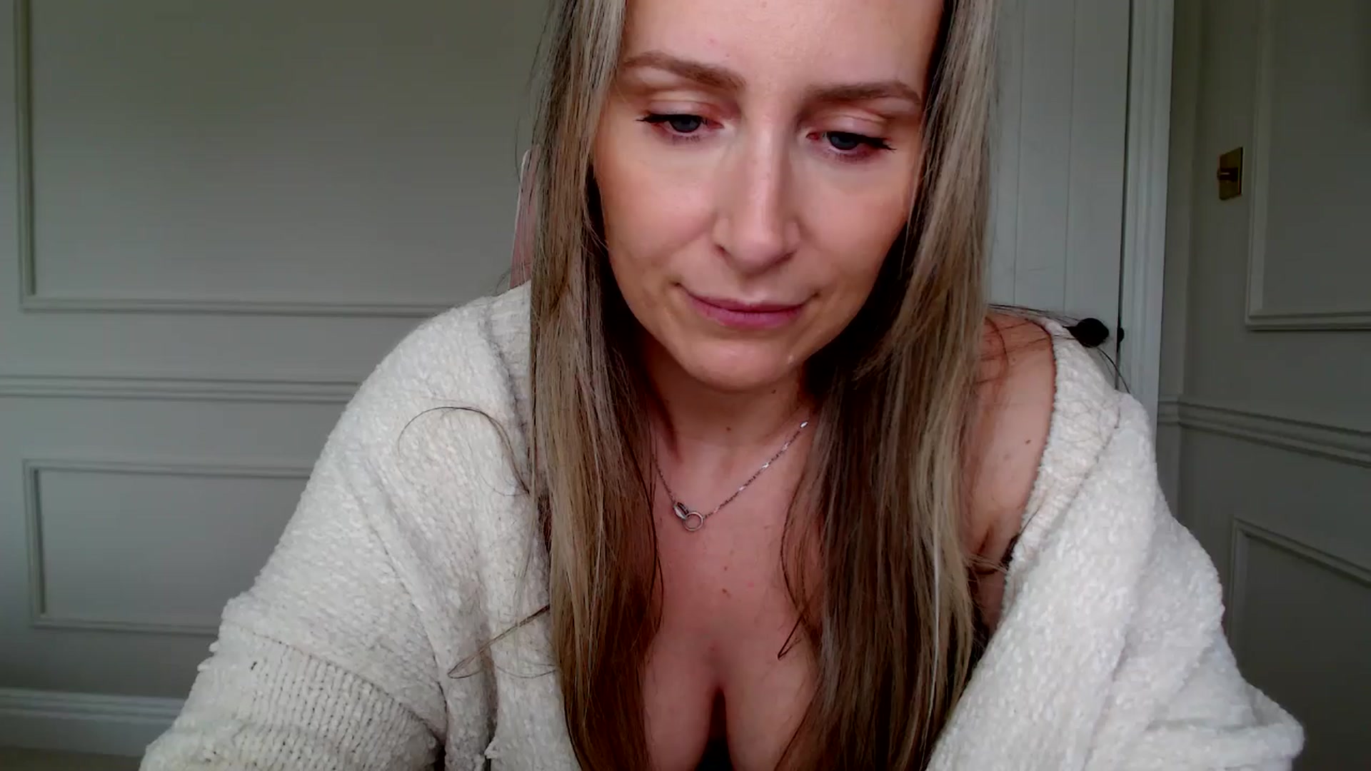 Gallery image thumbnail from Boob_Jiggler's myfreecams stream on, 10/04/2024, 13:17 image 6 of 20