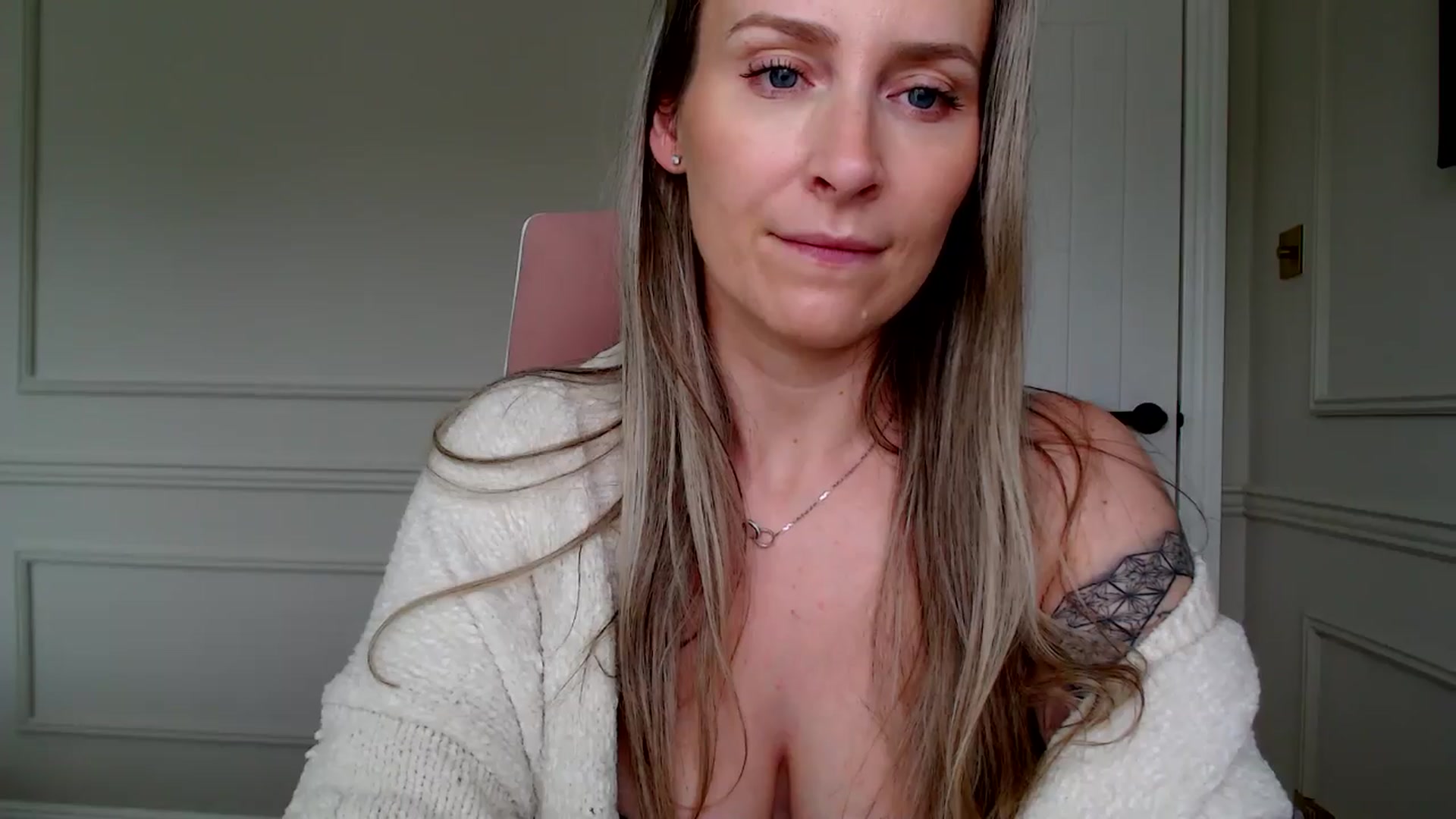 Gallery image thumbnail from Boob_Jiggler's myfreecams stream on, 10/04/2024, 13:17 image 15 of 20