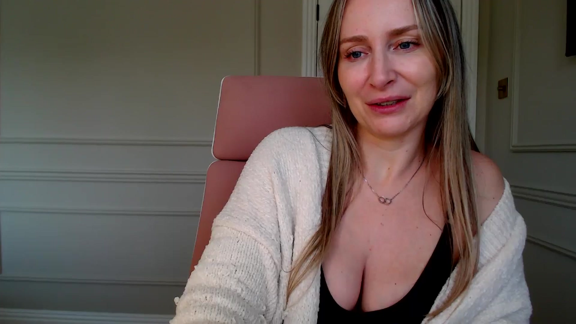 Gallery image thumbnail from Boob_Jiggler's myfreecams stream on, 10/08/2024, 14:02 image 3 of 20