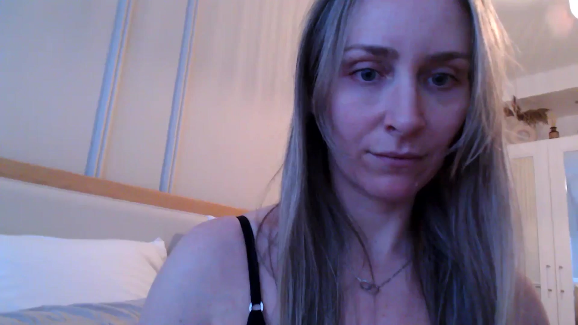 Gallery image thumbnail from Boob_Jiggler's myfreecams stream on, 12/10/2024, 15:46 image 4 of 20
