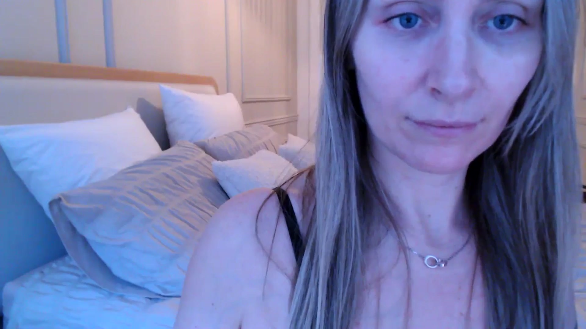Gallery image thumbnail from Boob_Jiggler's myfreecams stream on, 12/10/2024, 15:46 image 6 of 20