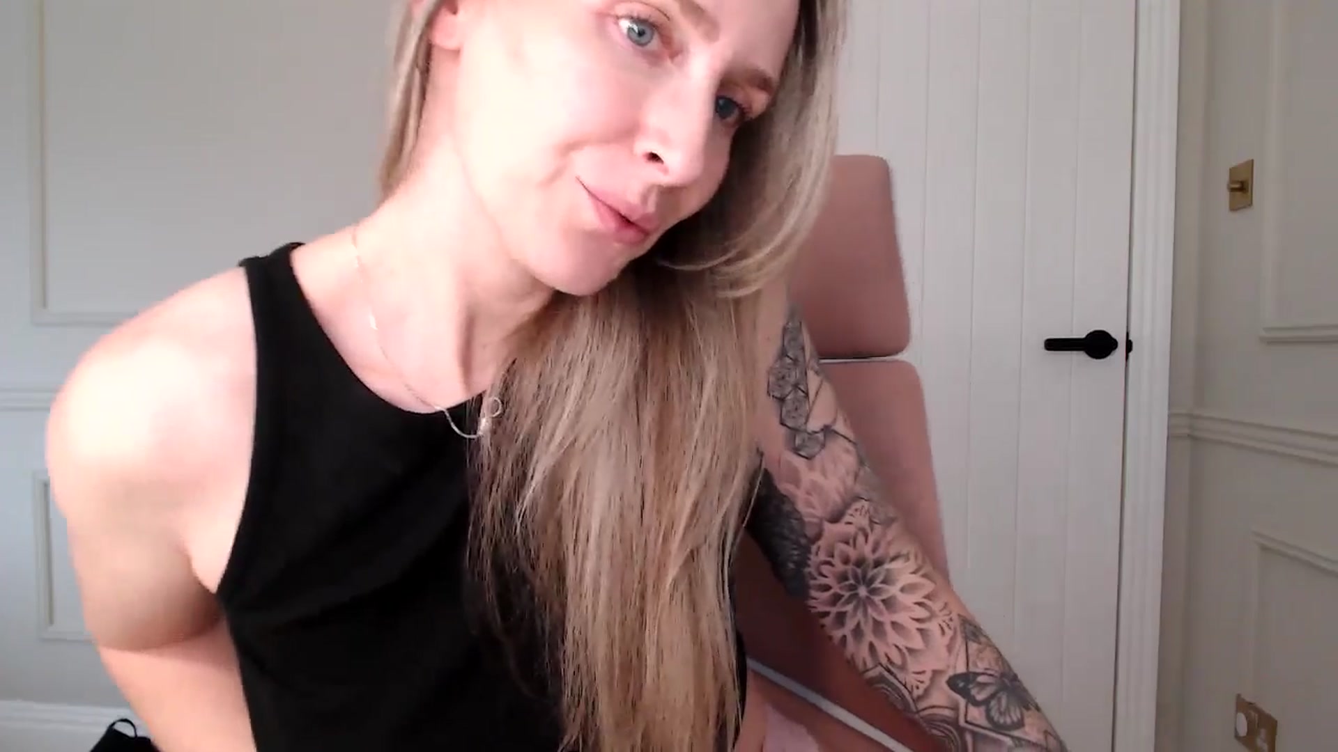 Gallery image thumbnail from Boob_Jiggler's myfreecams stream on, 12/11/2024, 14:12 image 8 of 20