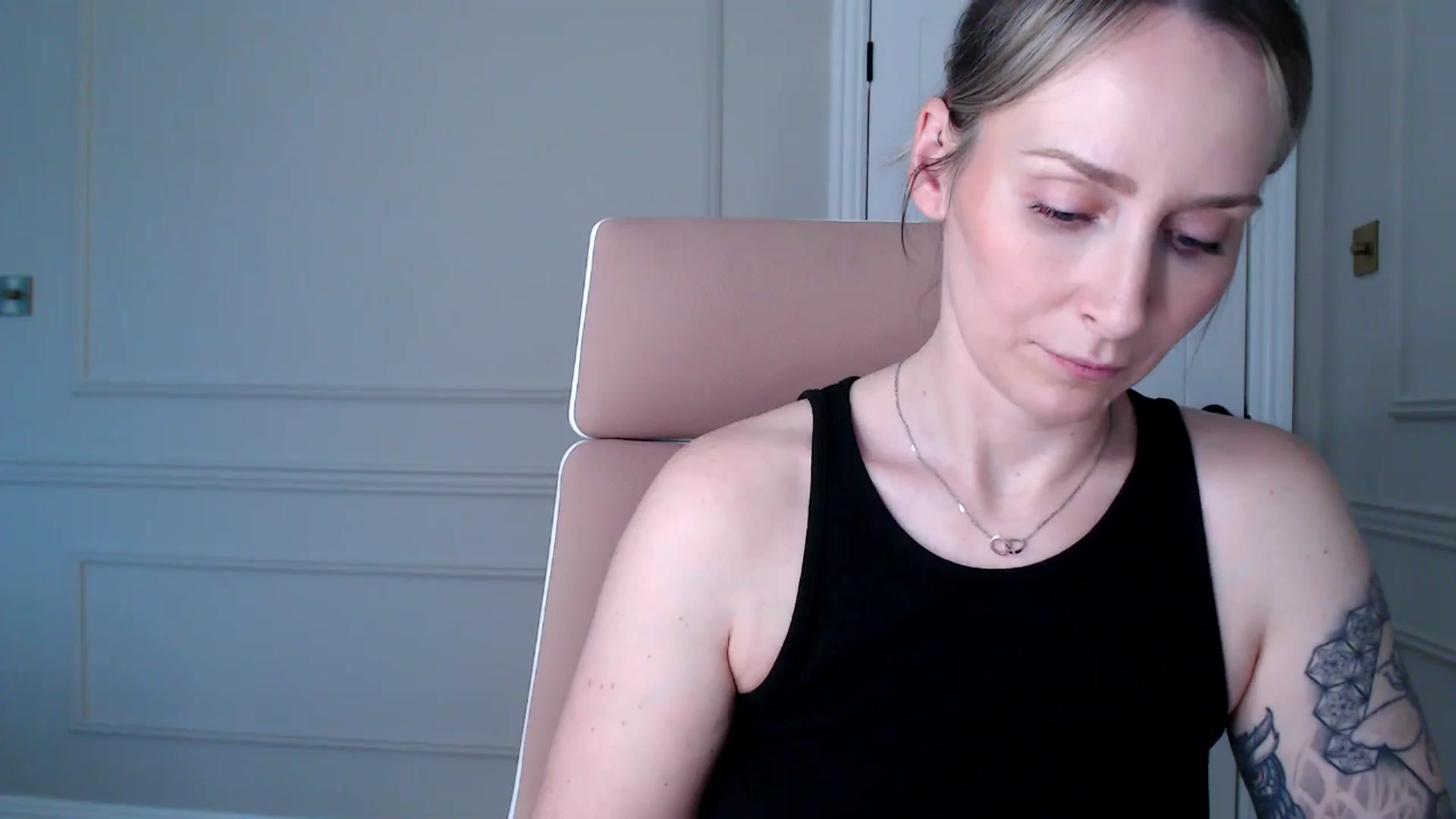 Gallery image thumbnail from Boob_Jiggler's myfreecams stream on, 12/12/2024, 14:50 image 17 of 20