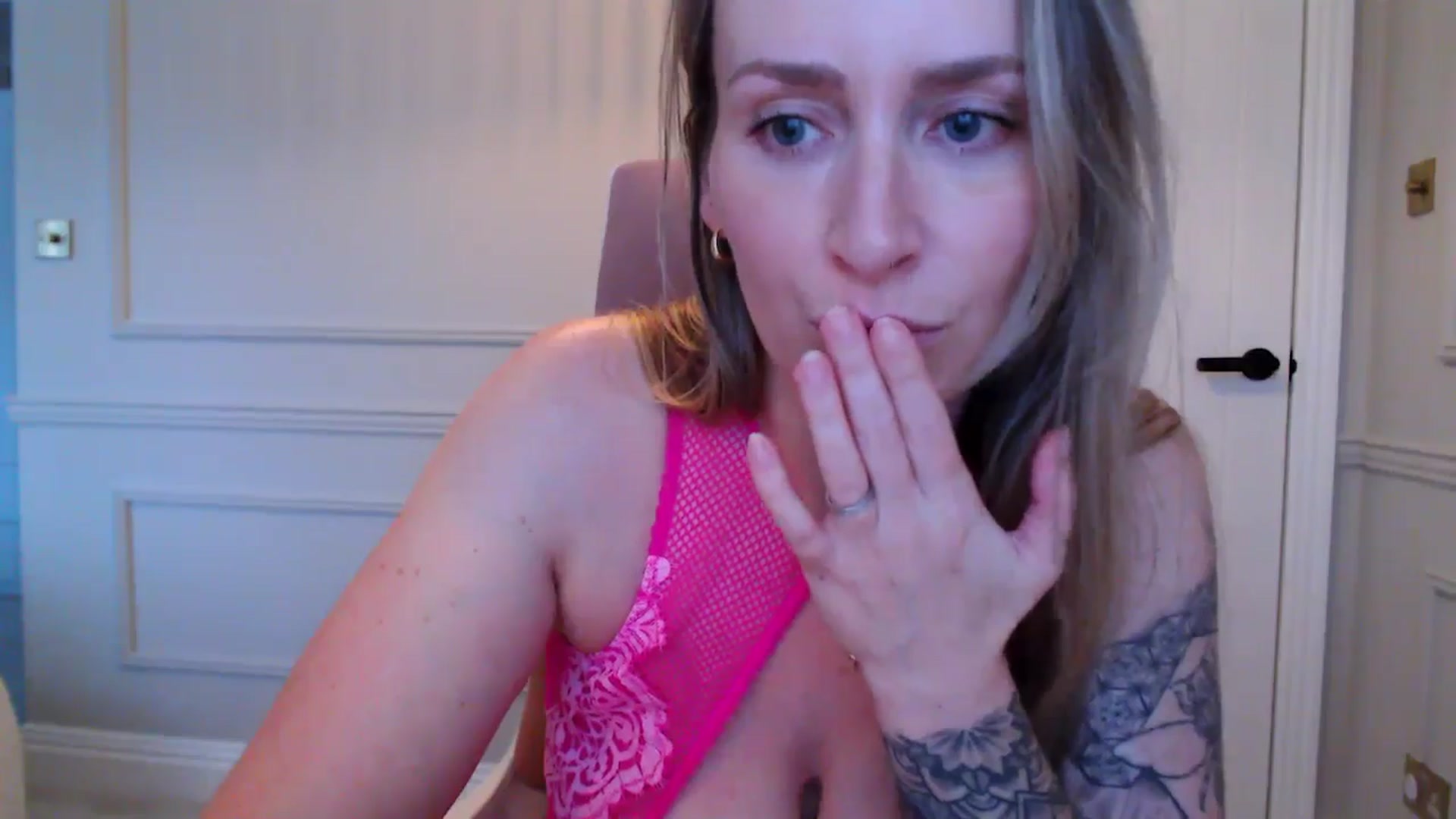 Gallery image thumbnail from Boob_Jiggler's myfreecams stream on, 12/31/2024, 15:29 image 14 of 20